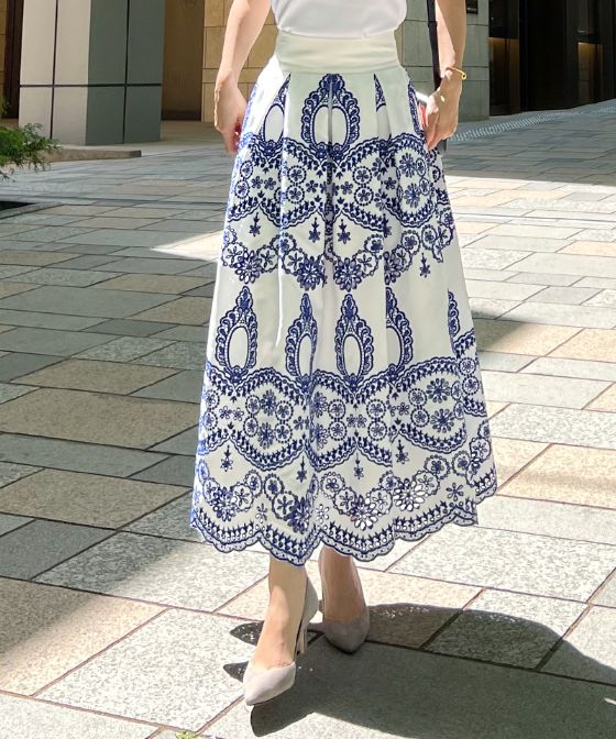 総刺繍BOXタックスカート｜JENNE(ジェンヌ)公式通販：パリジェンヌの