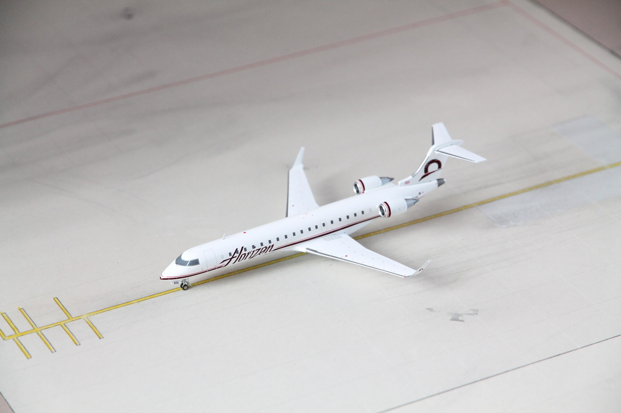 1:200 Horizon Air Bombardier CRJ-700 N606QX Gemini200 G2QXE333