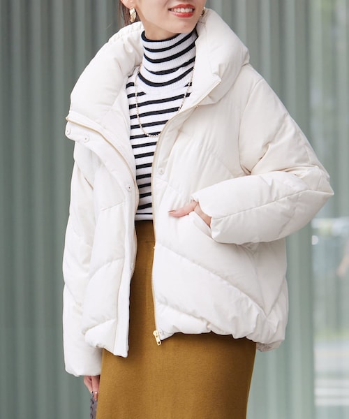 Chez toi（シェトワ）の「ボリュームネックストレッチショートダウン