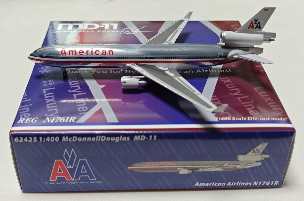 Panda Models American Airlines MD-11 N1761R 62425 1:400