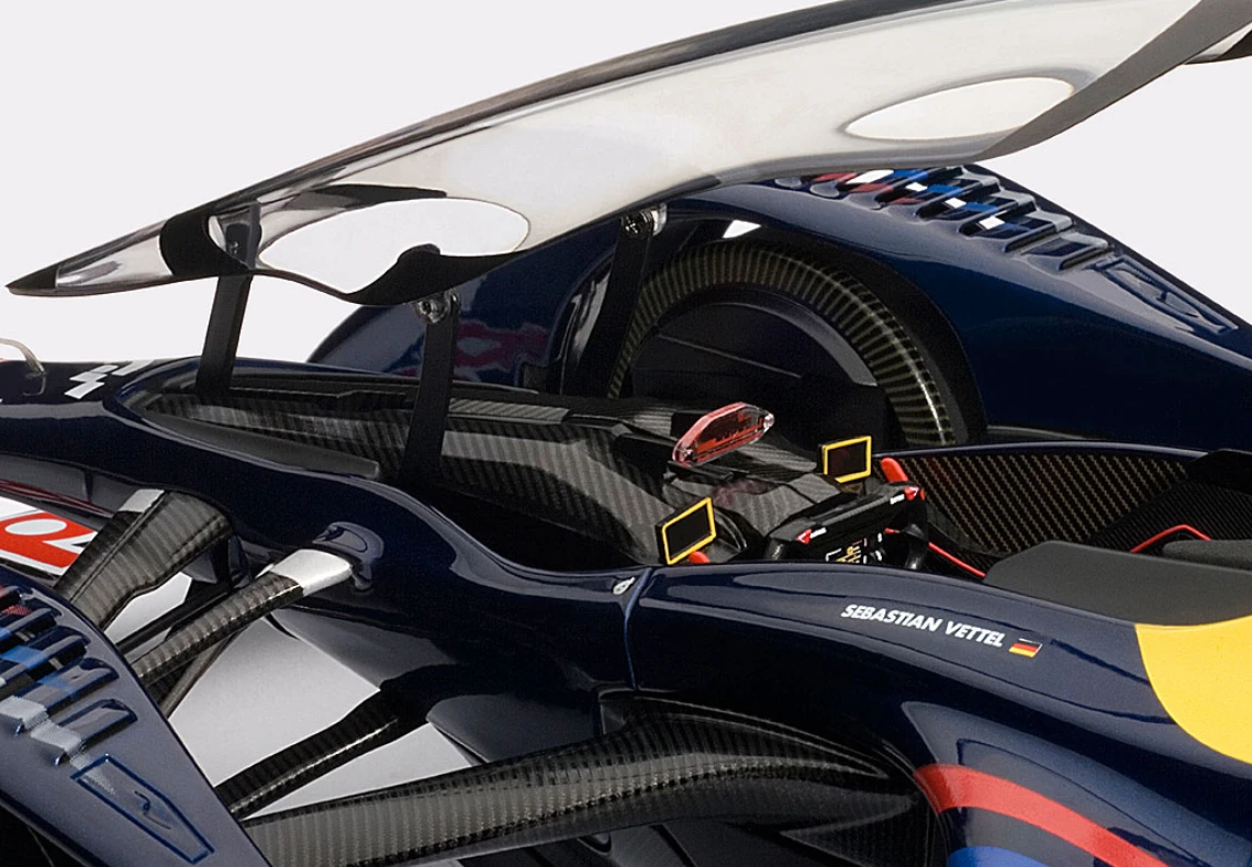 1/18 AUTOART RED BULL X2010 SEBASTIAN VETTEL Diecast Model 18108