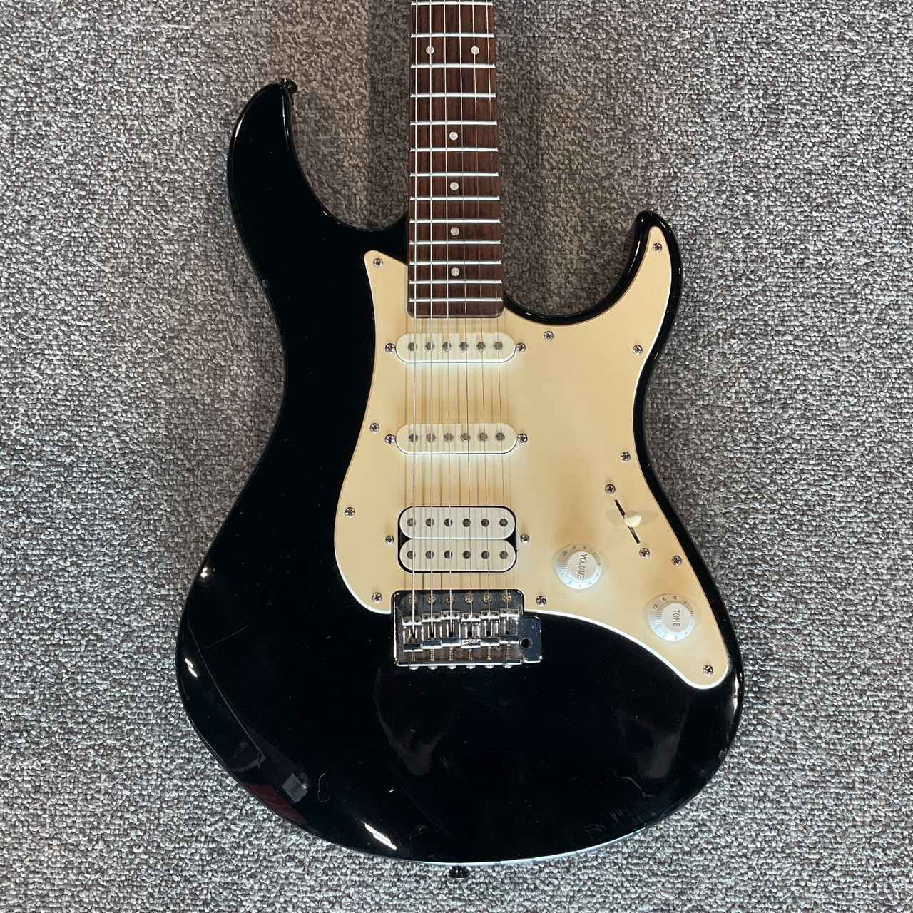 Used YAMAHA EG112C Electric Guitar