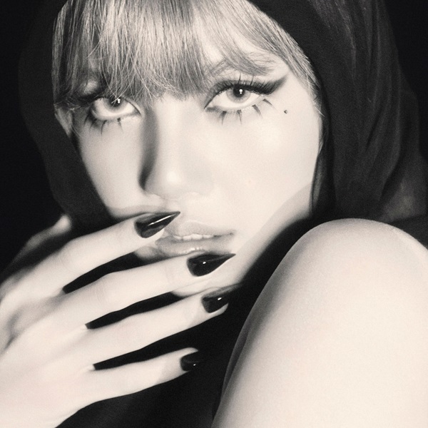 LISA (BLACKPINK)、ソロ・デビュー・アルバム「ALTER EGO」発売記念