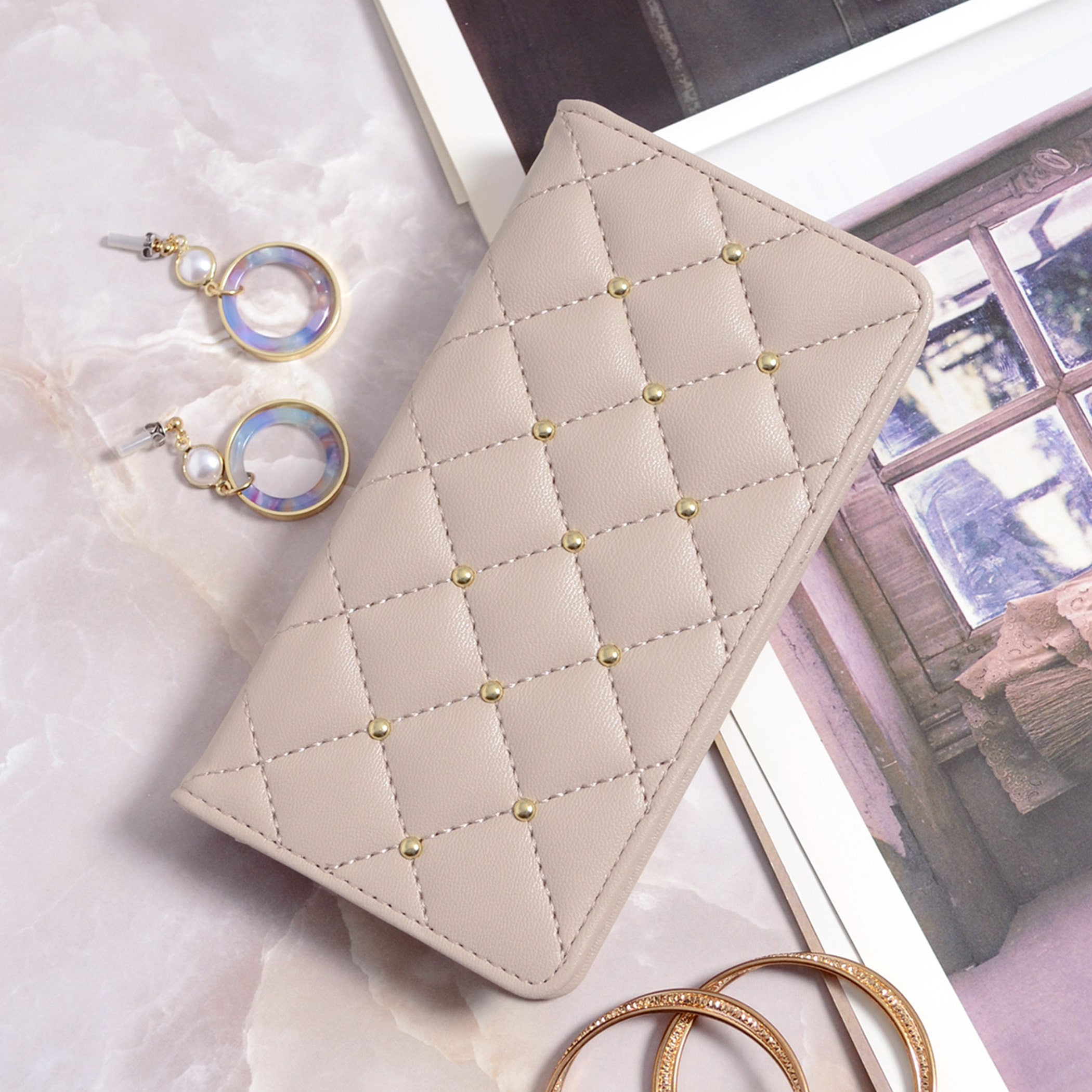 iPhone 16 Pro CECIL McBEE [キルティング手帳ケース]｜小物｜CECIL