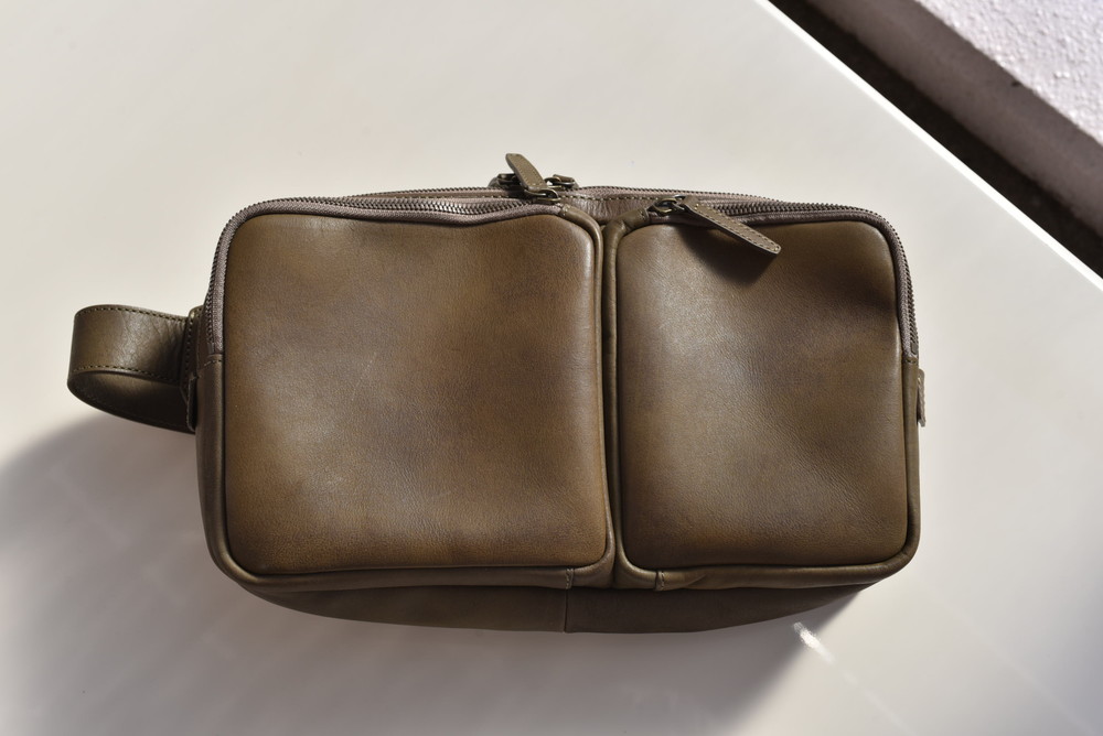 レビュー】土屋鞄のビークルトリジップボディーバッグは収納力が高いし