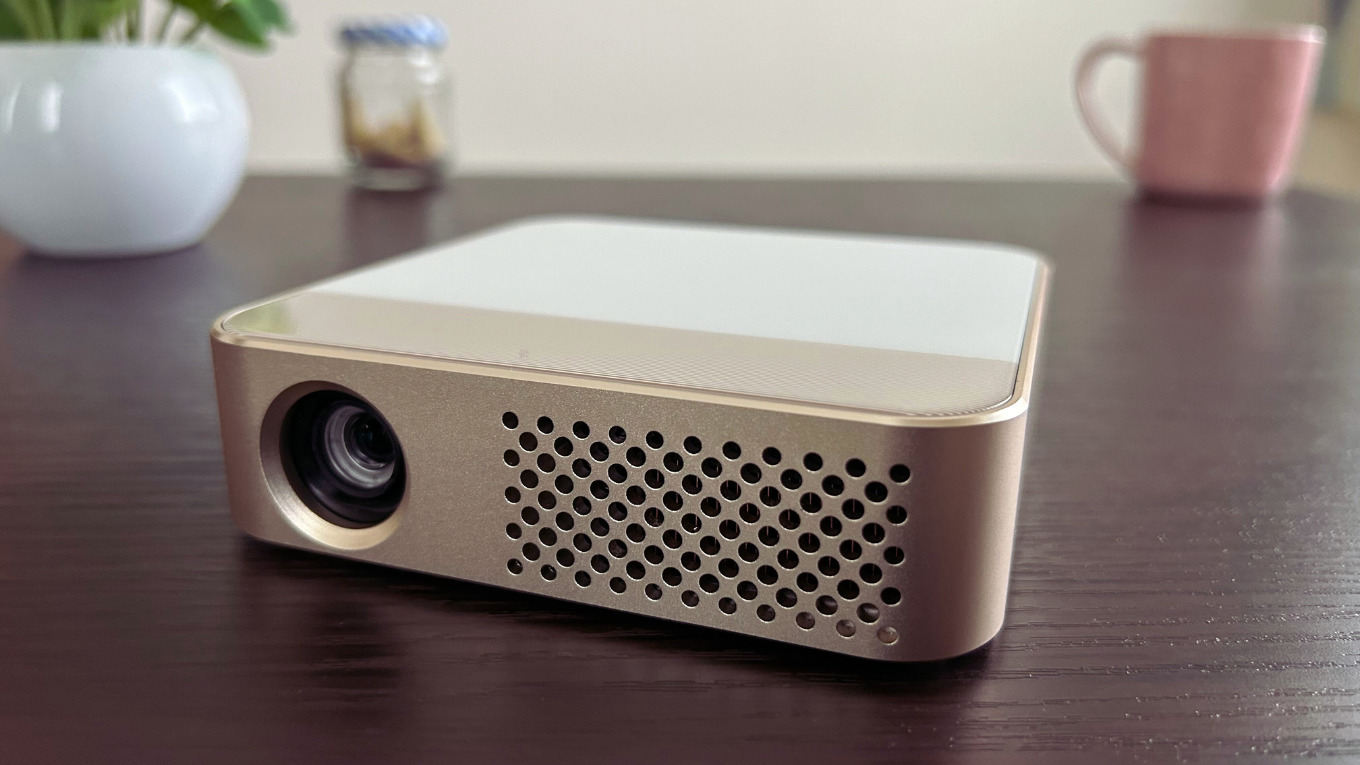 薄型スリムなプロジェクター】カベーニProを徹底レビュー【楽天で人気】