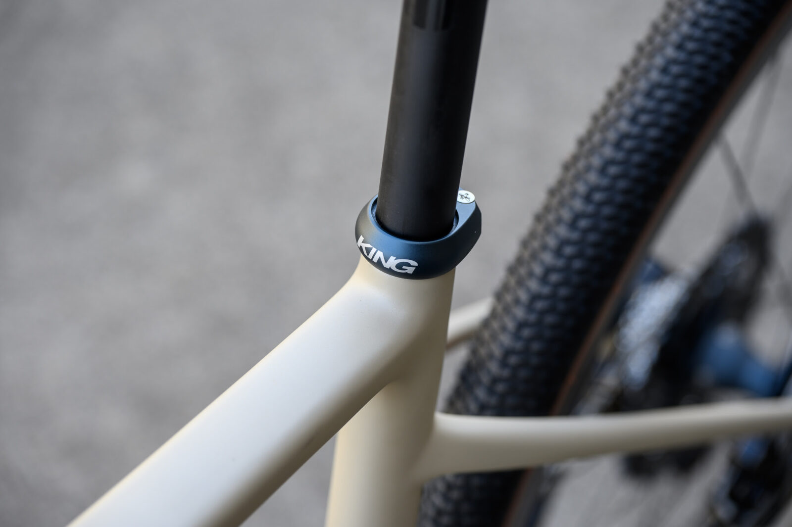 新製品情報】CHRIS KING King Seatpost Collar デビュー | Circles