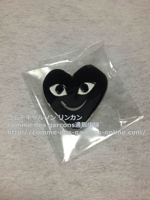 コムデギャルソン限定・emoji真鍮製ピンバッジF（笑顔