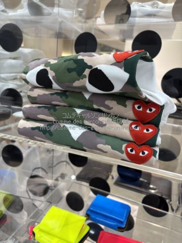 プレイ コムデギャルソン 迷彩カモフラ 大ハート- 半袖Tシャツ-ユニ