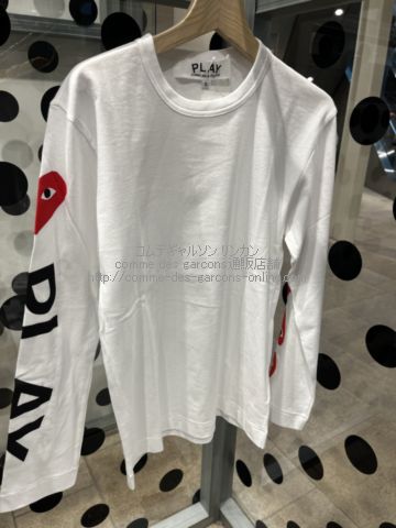 プレイ コムデギャルソン 袖に赤いハート長袖Tシャツ-ロンT-ユニ