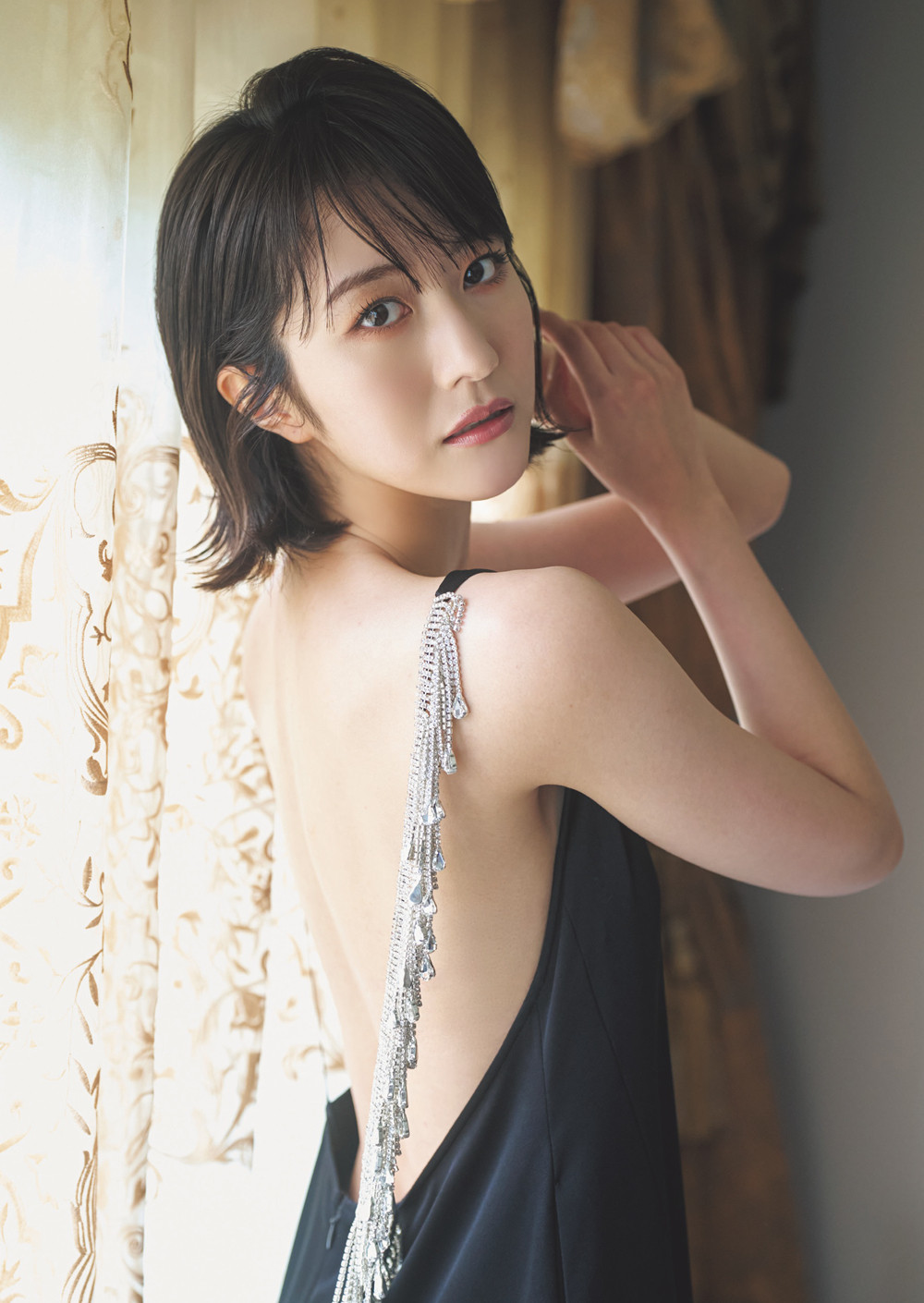 画像・写真 | 元櫻坂46土生瑞穂、ドレスから美背中を大胆披露 『週プレ