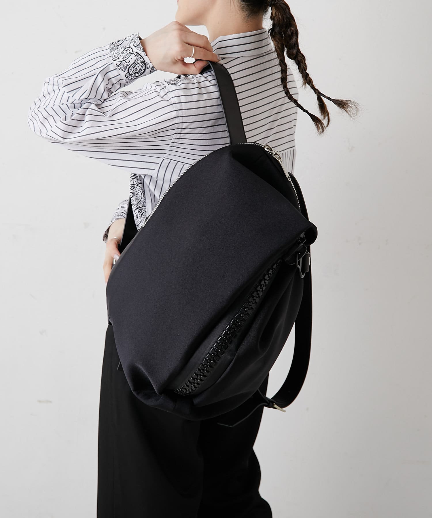 BURLAP OUTFITTER×earメタルパーツジップリュック - ear PAPILLONNER