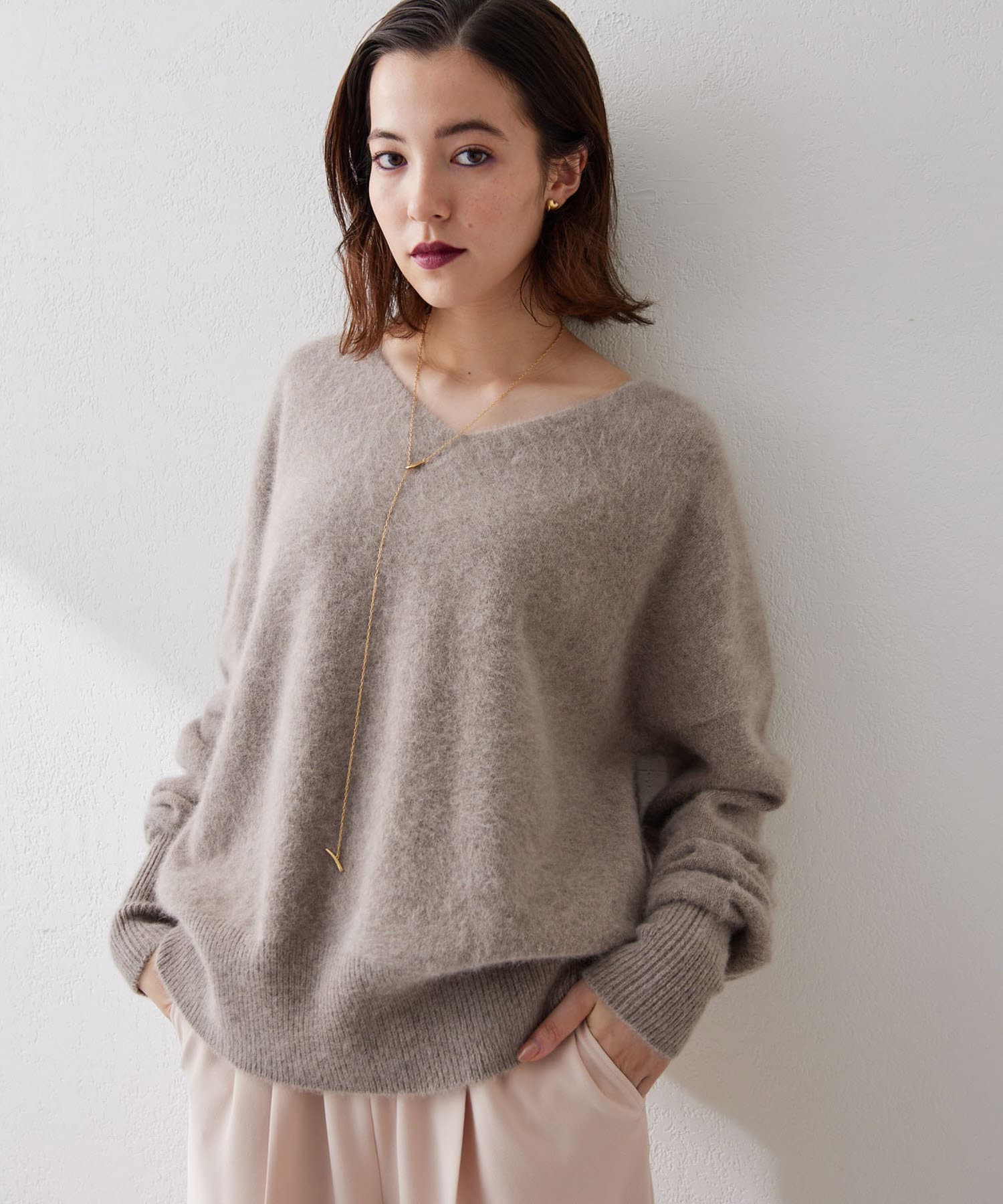 フォックスウールVネックプルオーバー | Whim Gazette(ウィム ガゼット