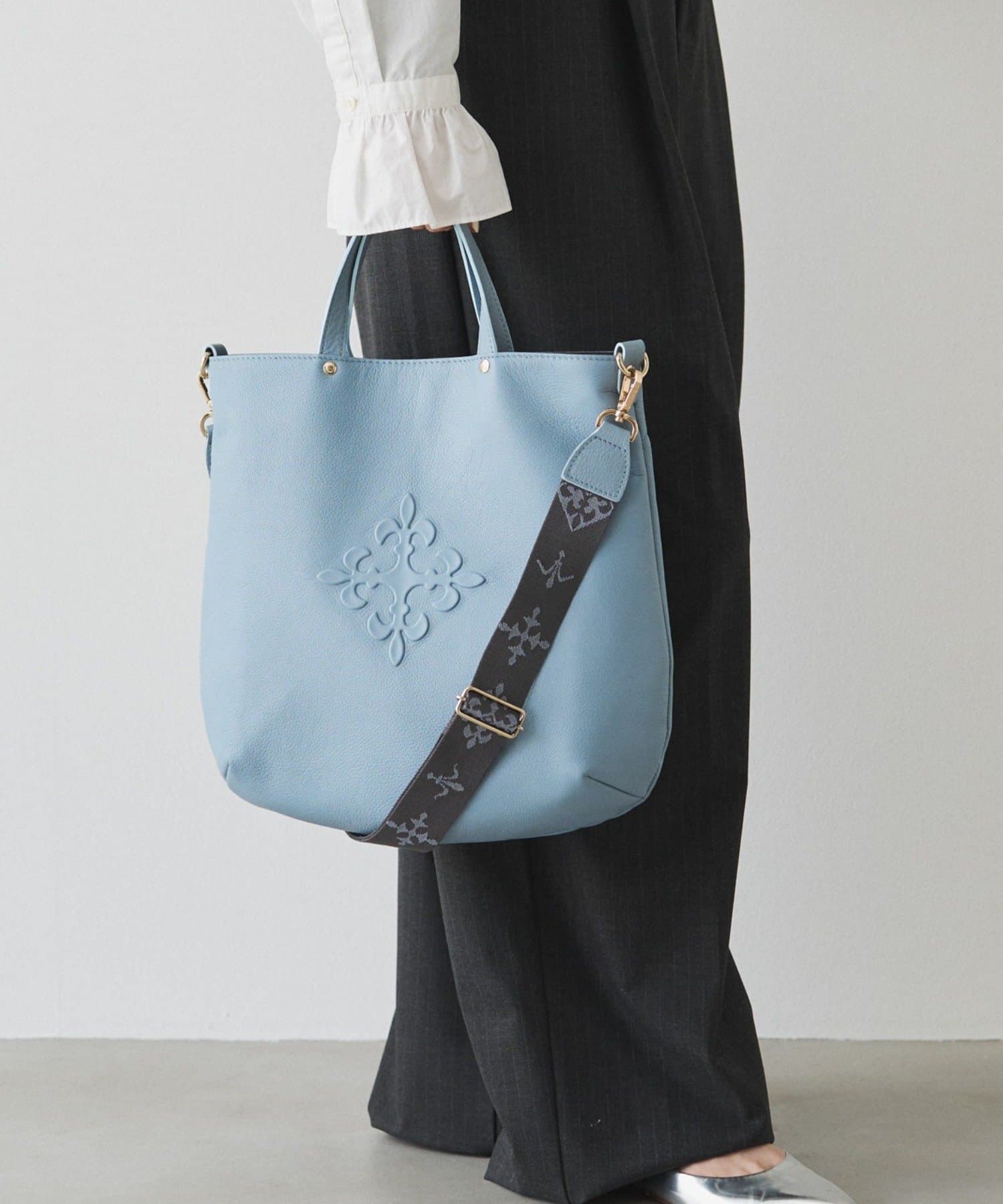 美品♡A4可♡russet ラシット ロゴ モノグラム 2wayバッグ リュック スリム2WAYトートバッグ <エンボスモノグラム> | russet(ラシット
