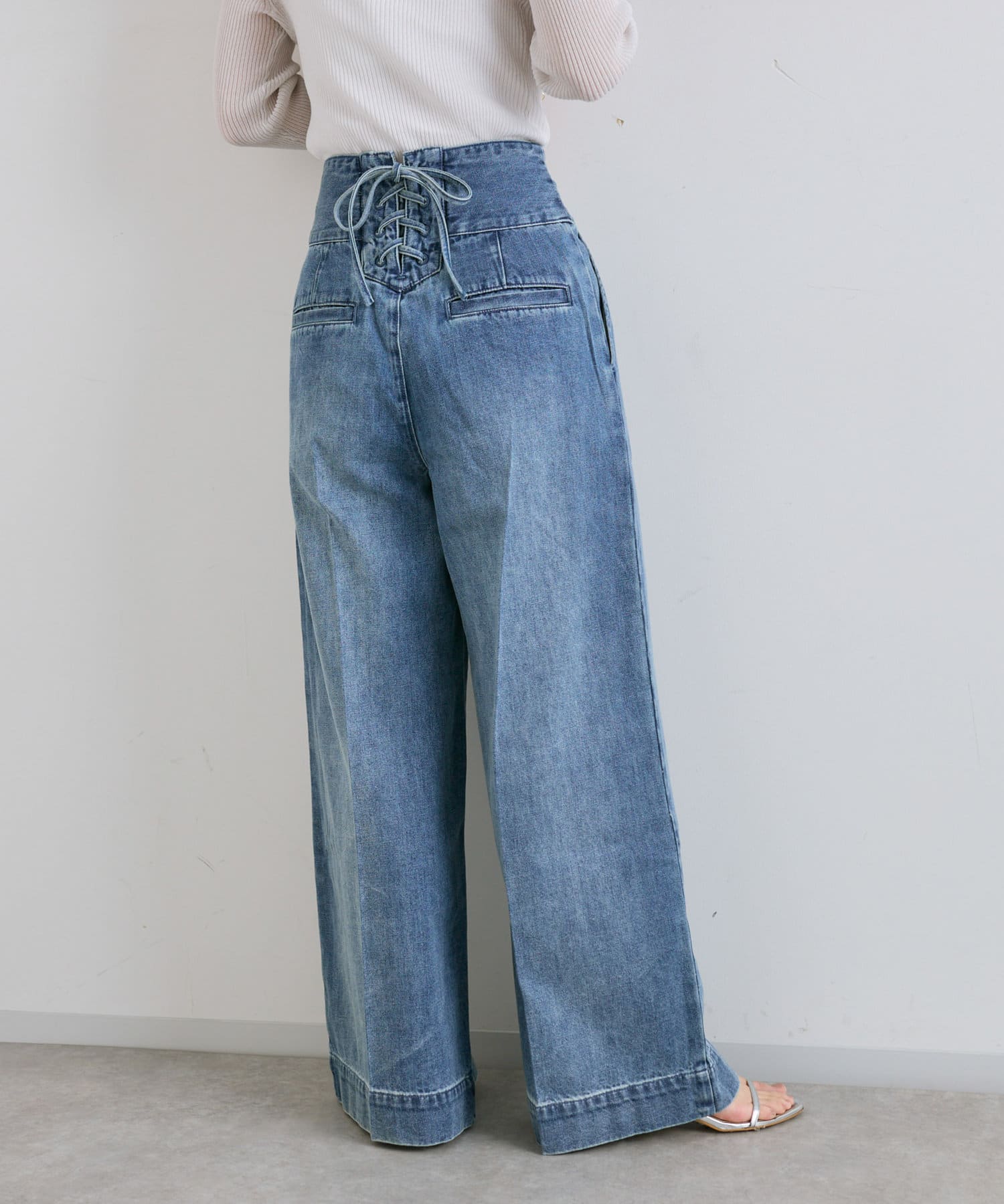 美脚見え】バックレースアップデニムワイドパンツ | La boutique