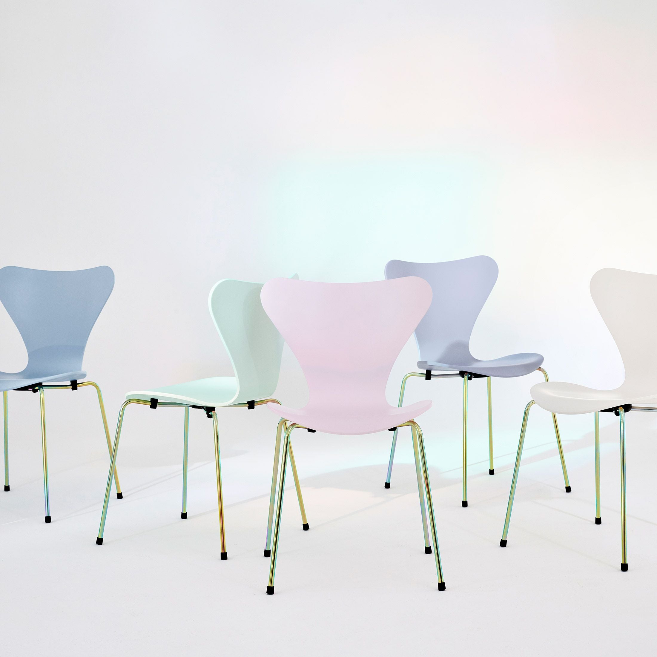 セブンチェア ラッカー FRITZ HANSEN｜北欧インテリア 正規販売店 CONNECT