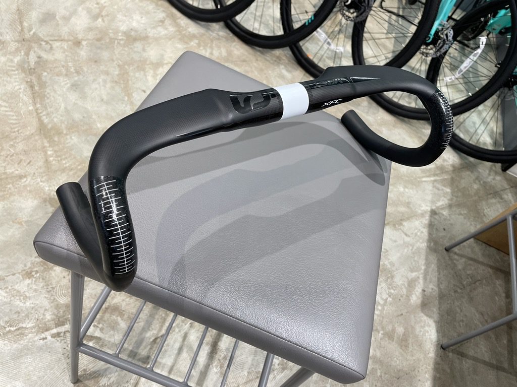 MOST JAGUAR XFC TiCRフルカーボンエアロハンドルバー – サイクランド