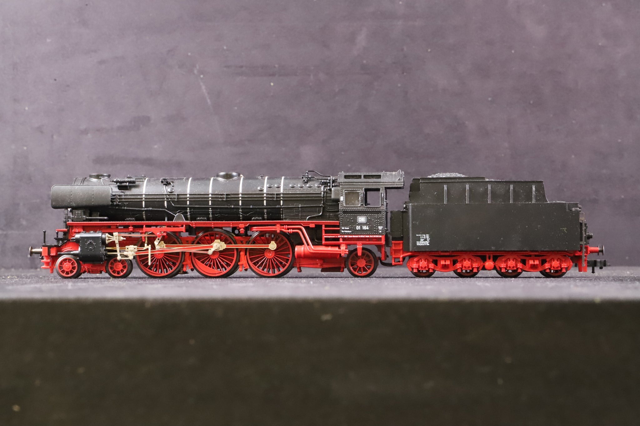 Fleischmann HO 4169 BR 01 01164 in DB Black/Red - Clark Railworks