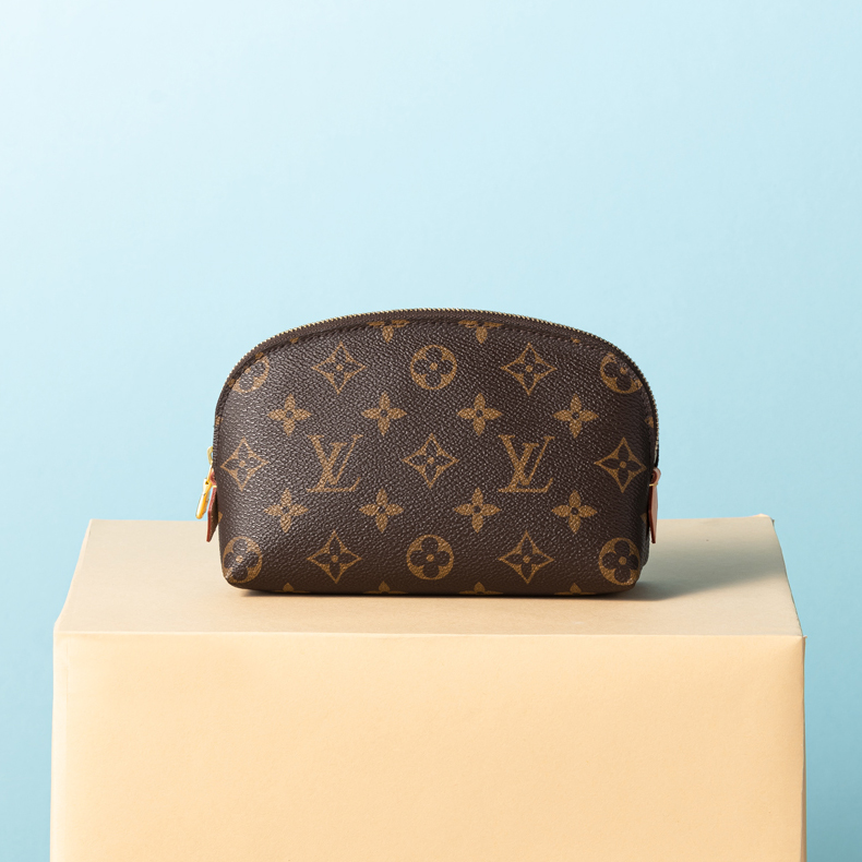 ルイ・ヴィトン「モノグラム」のポーチ＆ケースが可愛すぎる