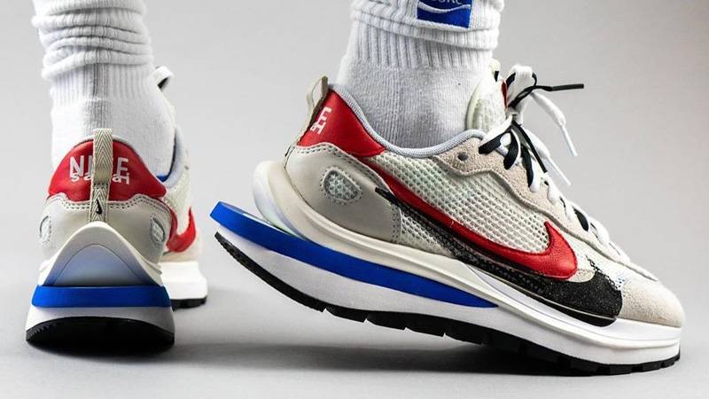 sacai x Nike VaporWaffle Sail Sport Fuchsia | Where To Buy