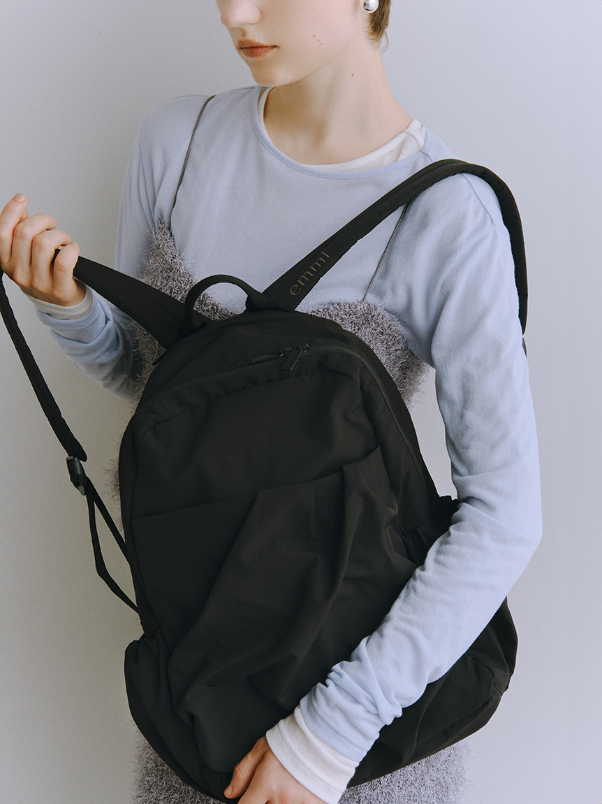 ONLINE限定カラー】eco 撥水ギャザーボディーバックパック(バック