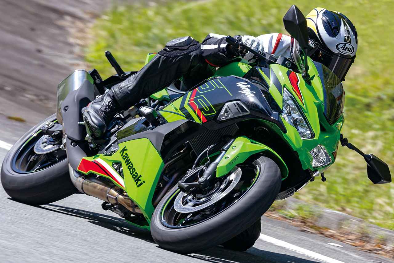 カワサキ新型「Ninja ZX-25R SE」インプレ（2023年）4気筒エンジンの