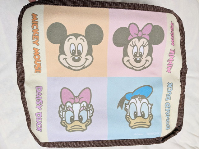 ローソンで探して♡】ディズニーキャラクターの折りたたみチェア