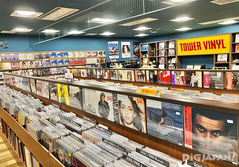 大阪・梅田の音楽発信地「タワーレコード梅田NU茶屋町店」へ！「TOWER