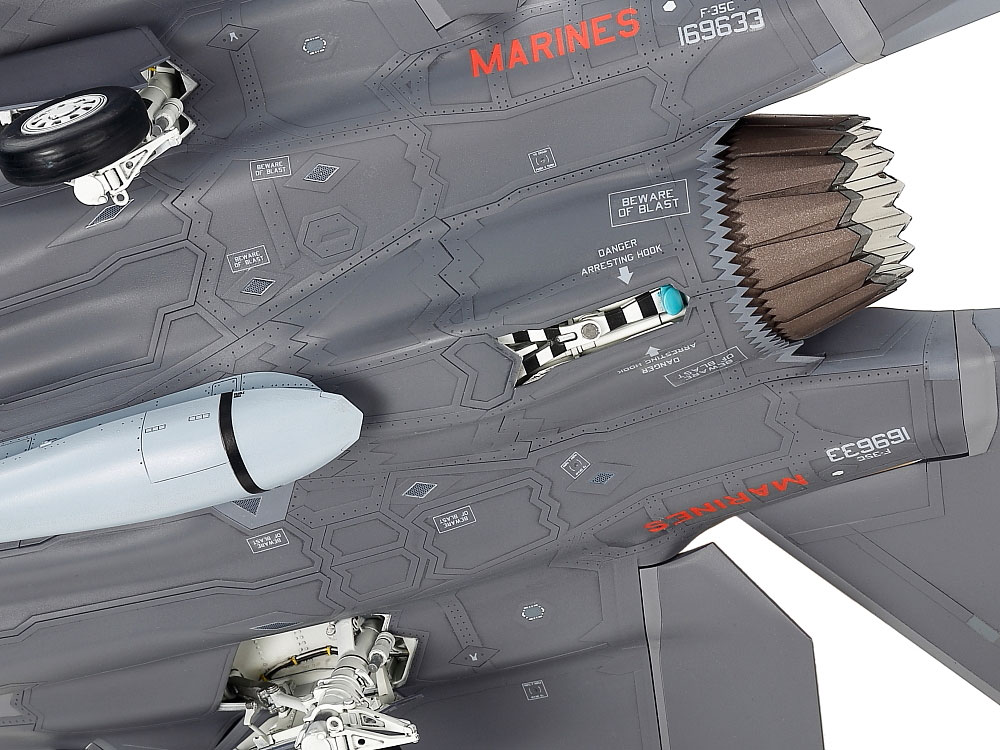 タミヤ 1/48 傑作機シリーズ ロッキード マーチン F-35C ライトニング