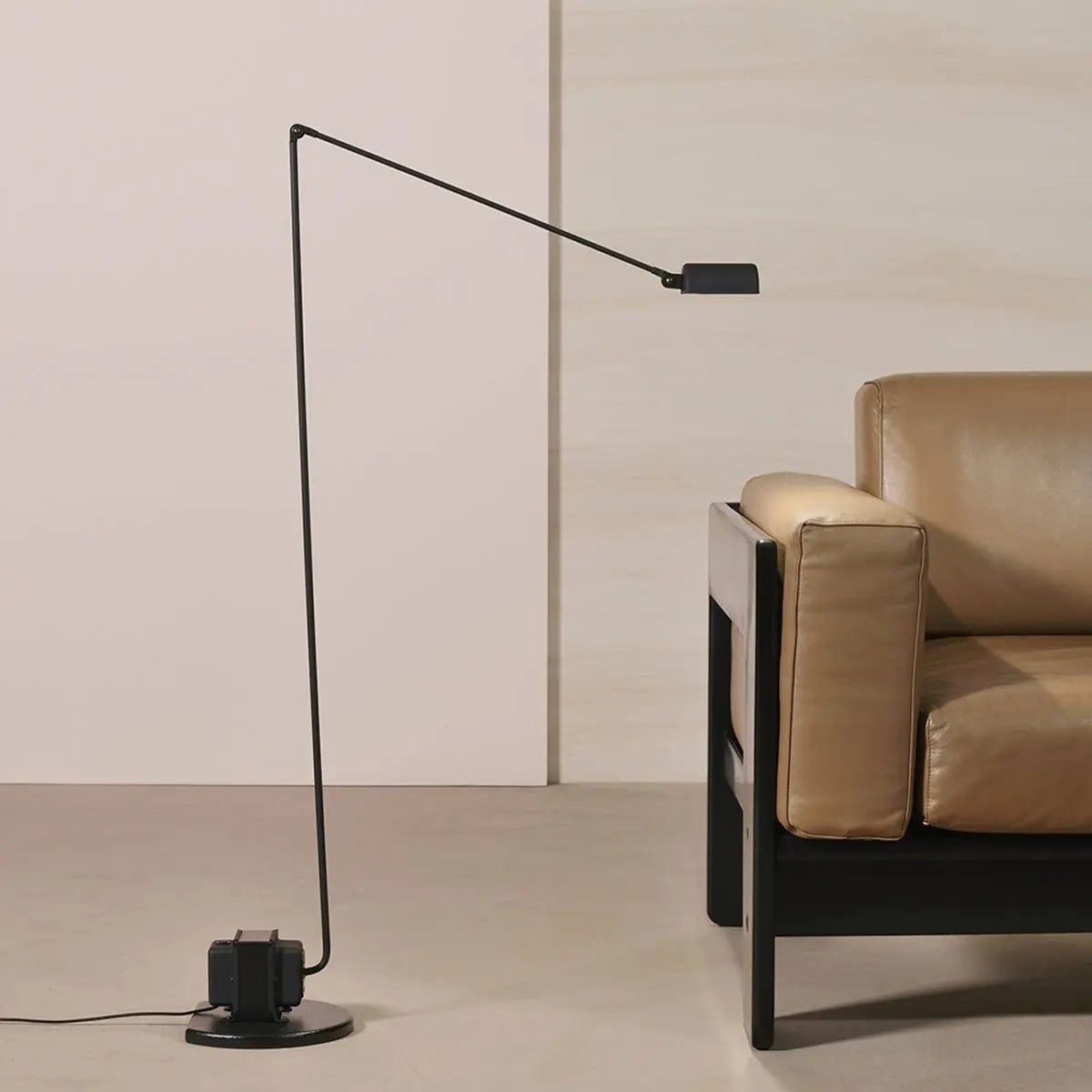 Lumina Daphine LED Floor Black ルミナ ダフィーネ LED フロア