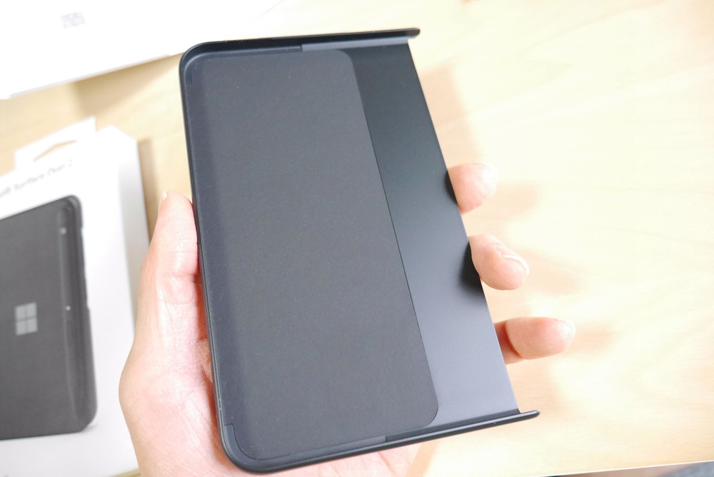 Surface Duo 2 ペンカバー」レビュー。Surfaceスリムペンが充電できる