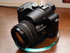 パナソニック、1,010万画素になった光学12倍ズーム「LUMIX DMC-FZ50」