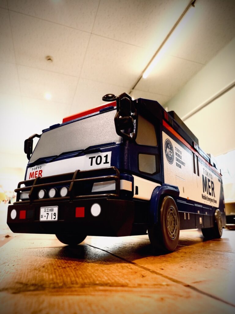TOKYO MER』ERカーT01と出会う ─ ミニカーとポップコーンBOXが手元に