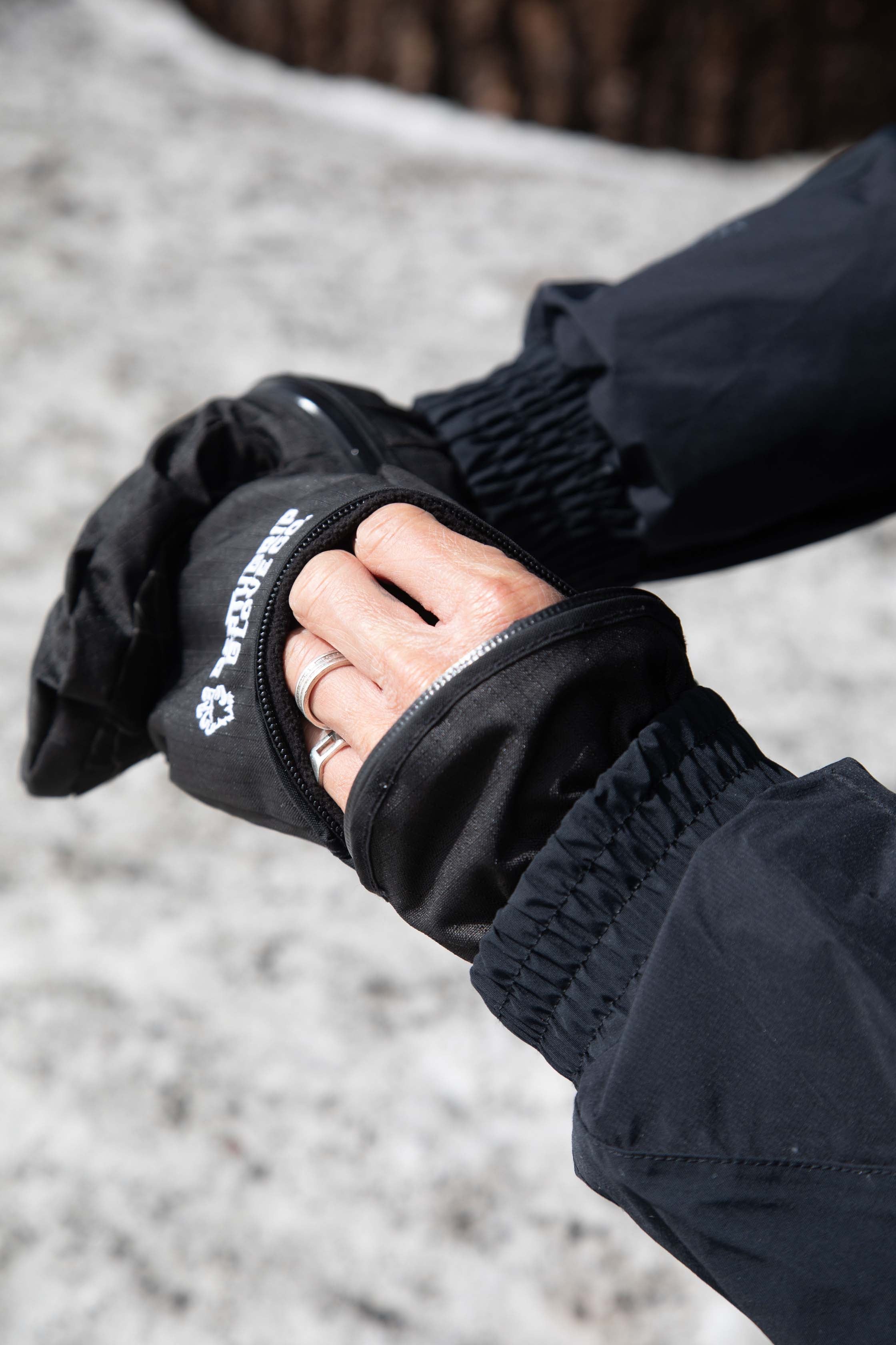 Ghoul Mitt - Black – DEATHGRIP GLOVE CO.
