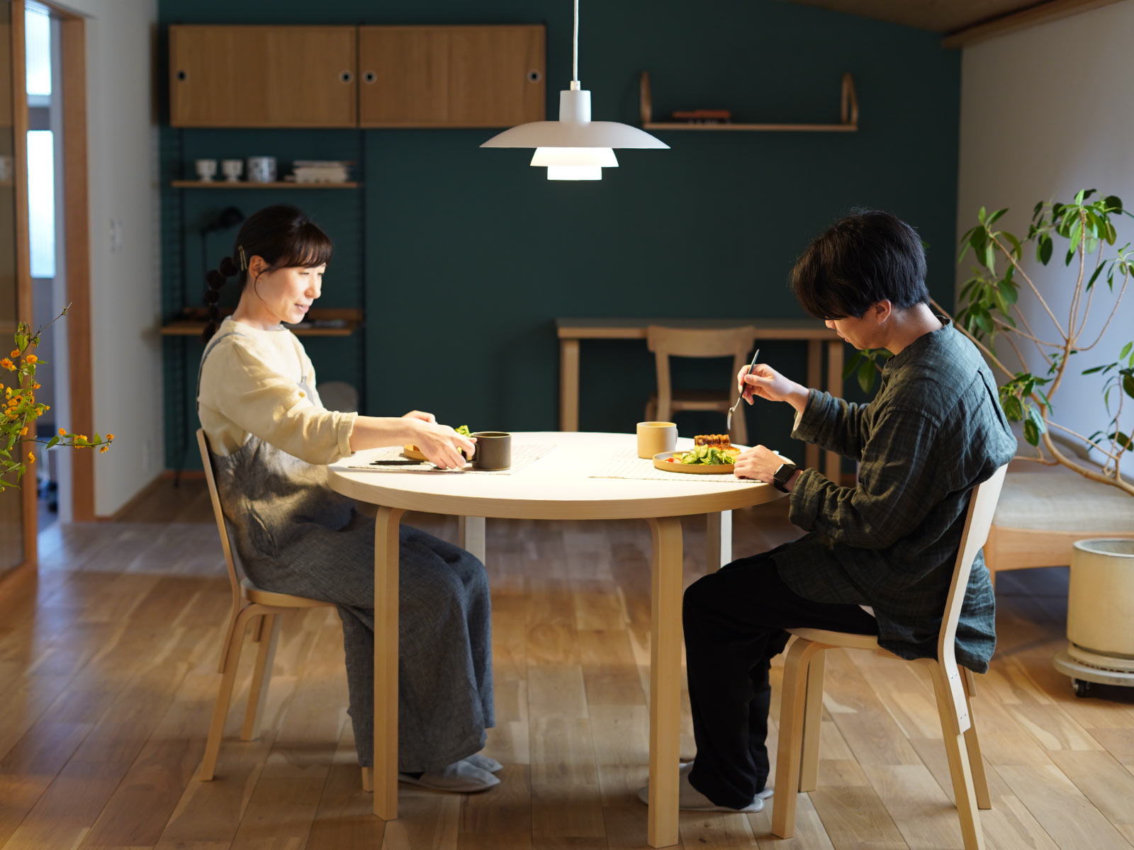 artek (アルテック) テーブル 90A Φ100×H72cm / ホワイトラミネート