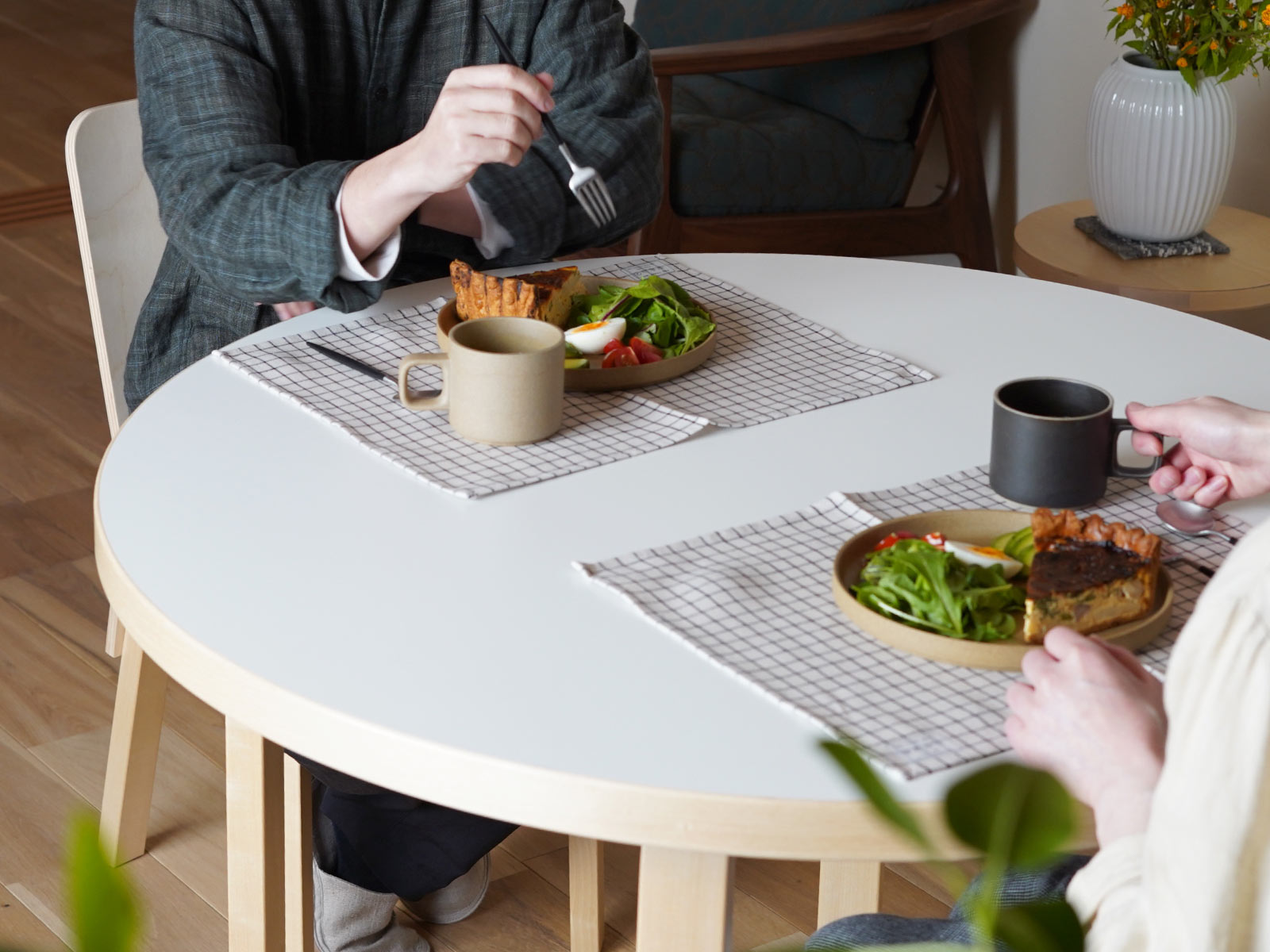 artek (アルテック) テーブル 90A Φ100×H72cm / ホワイトラミネート
