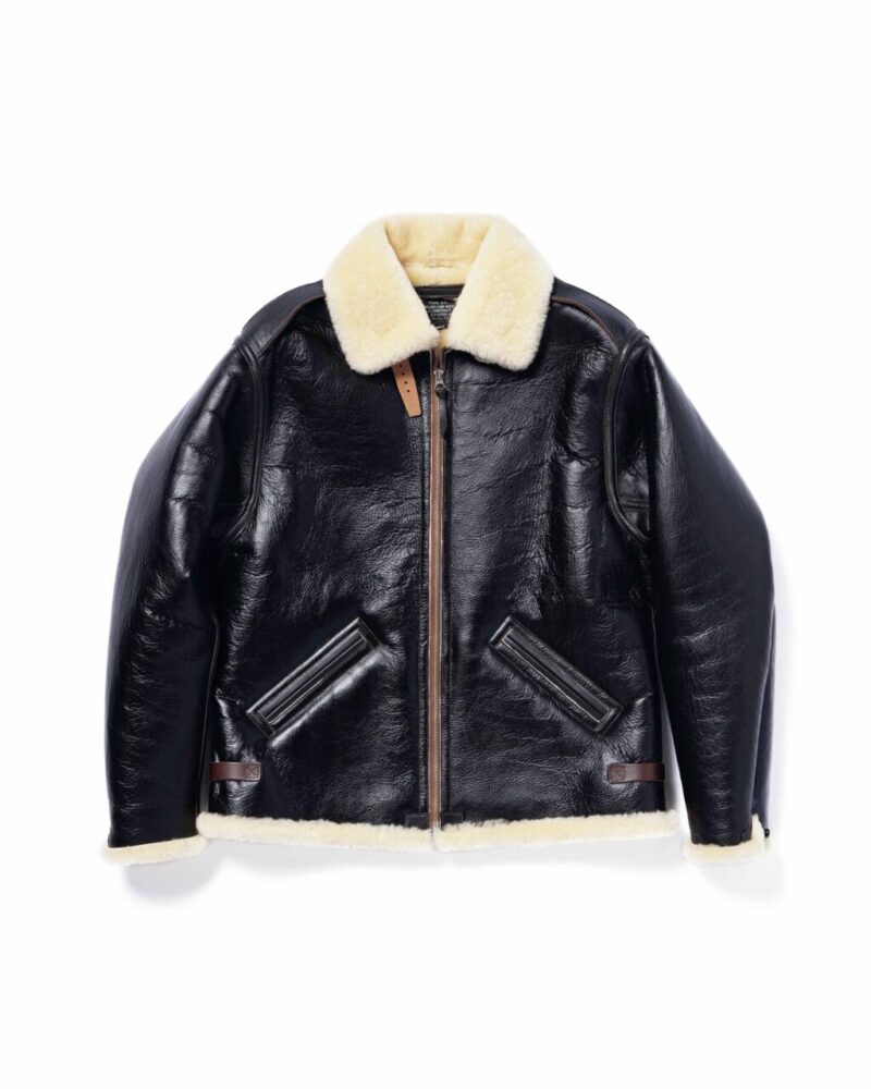 The REAL McCOY'S」のフライトジャケットは、真冬の街を制する戦闘服