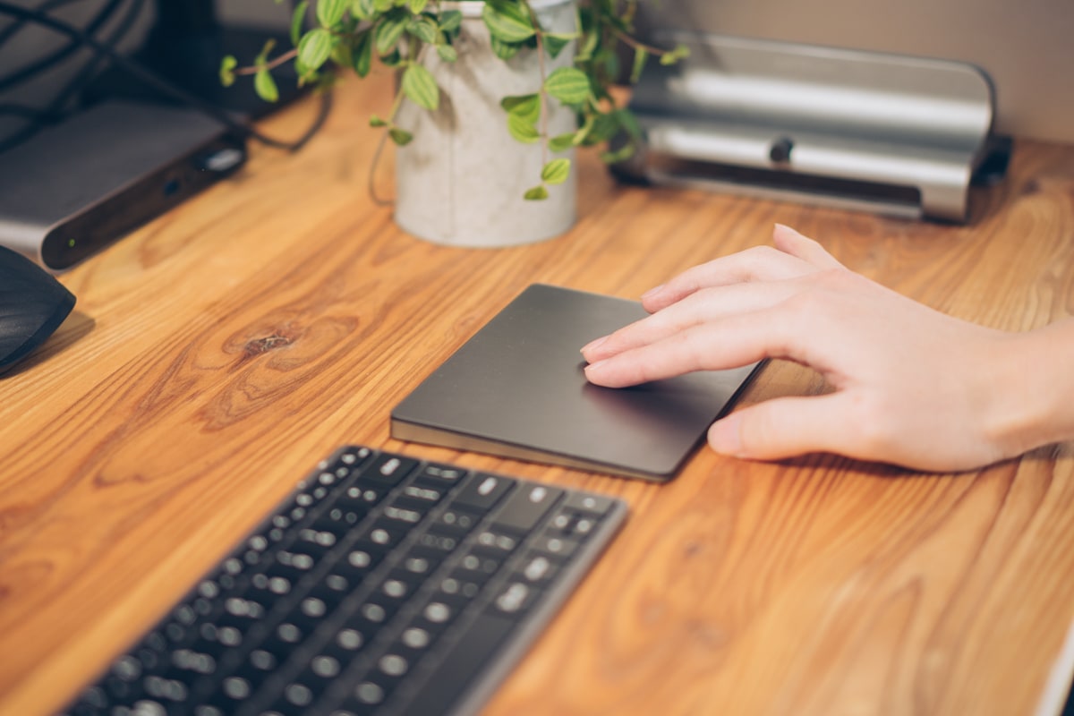 Magic Trackpad 2（スペースグレー）レビュー！MacBookをクラムシェル