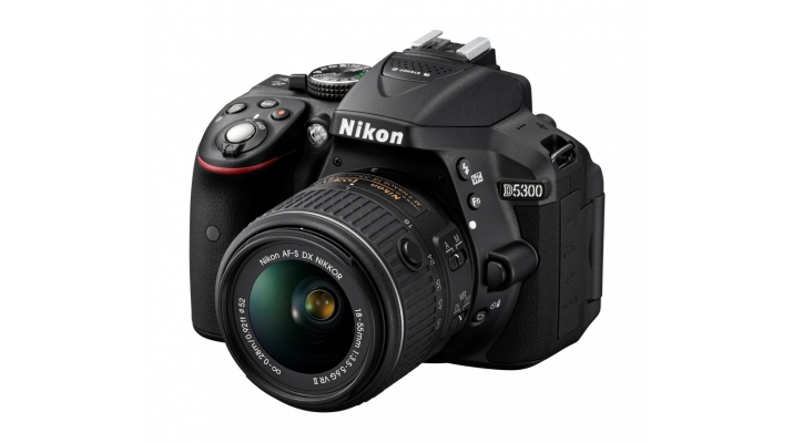 二コンデジタル一眼レフカメラ「D5300」に新レンズキットを追加発売