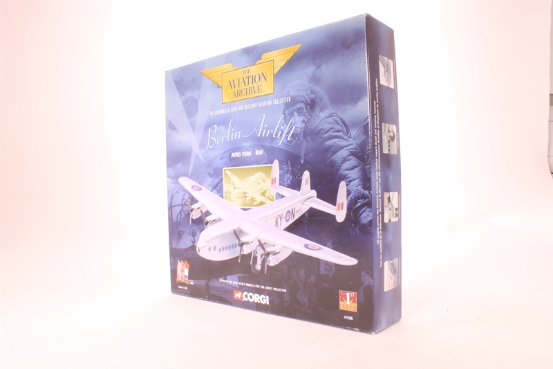 Corgi 47205 Avro York C.1 Royal Air Force MW267/KY-N No242 - Hattons