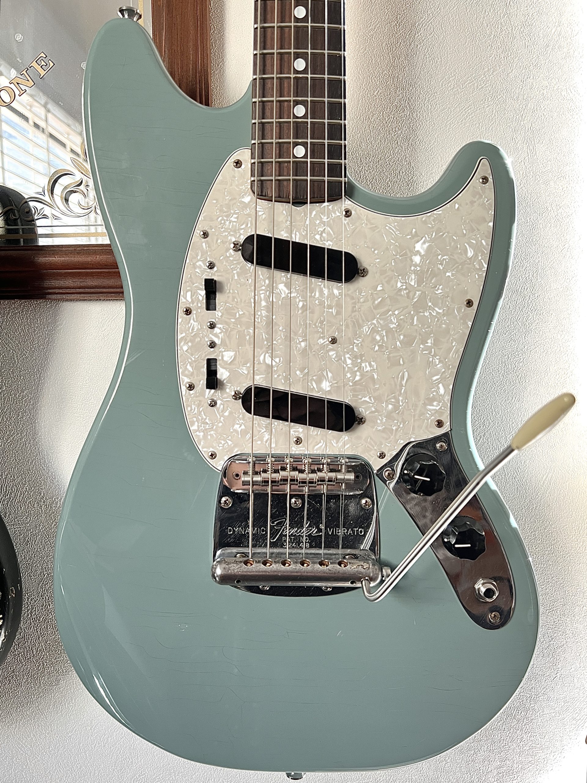 Squier by Fender Bullet Mustang HH (2021) - scrapbook3