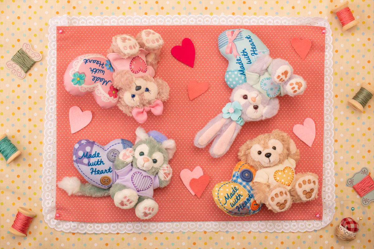 おそろいのTシャツを着たぬいぐるみストラップ！東京ディズニーシー