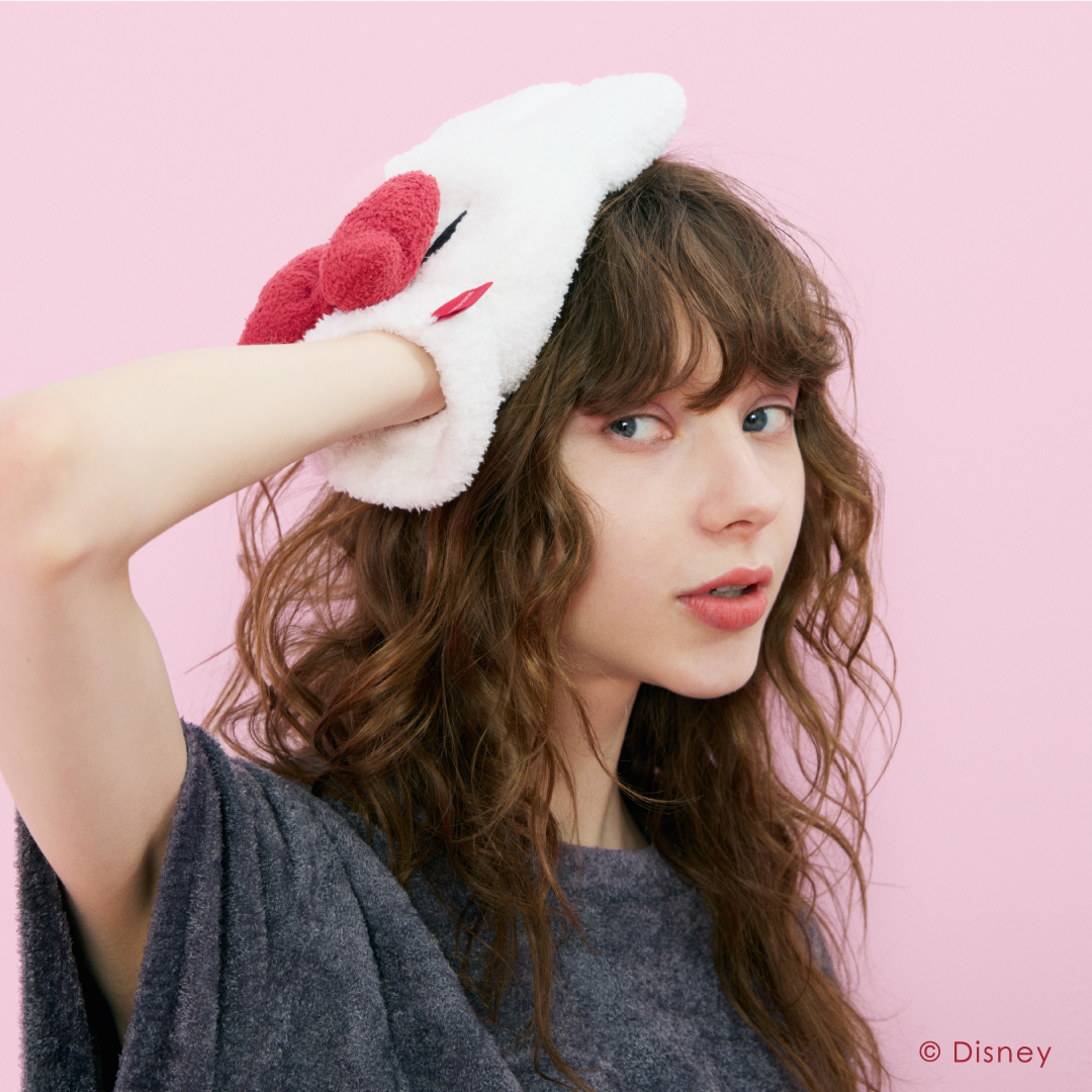 真っ赤なチェリーとミニーを組み合わせたアートのルームウェア！gelato