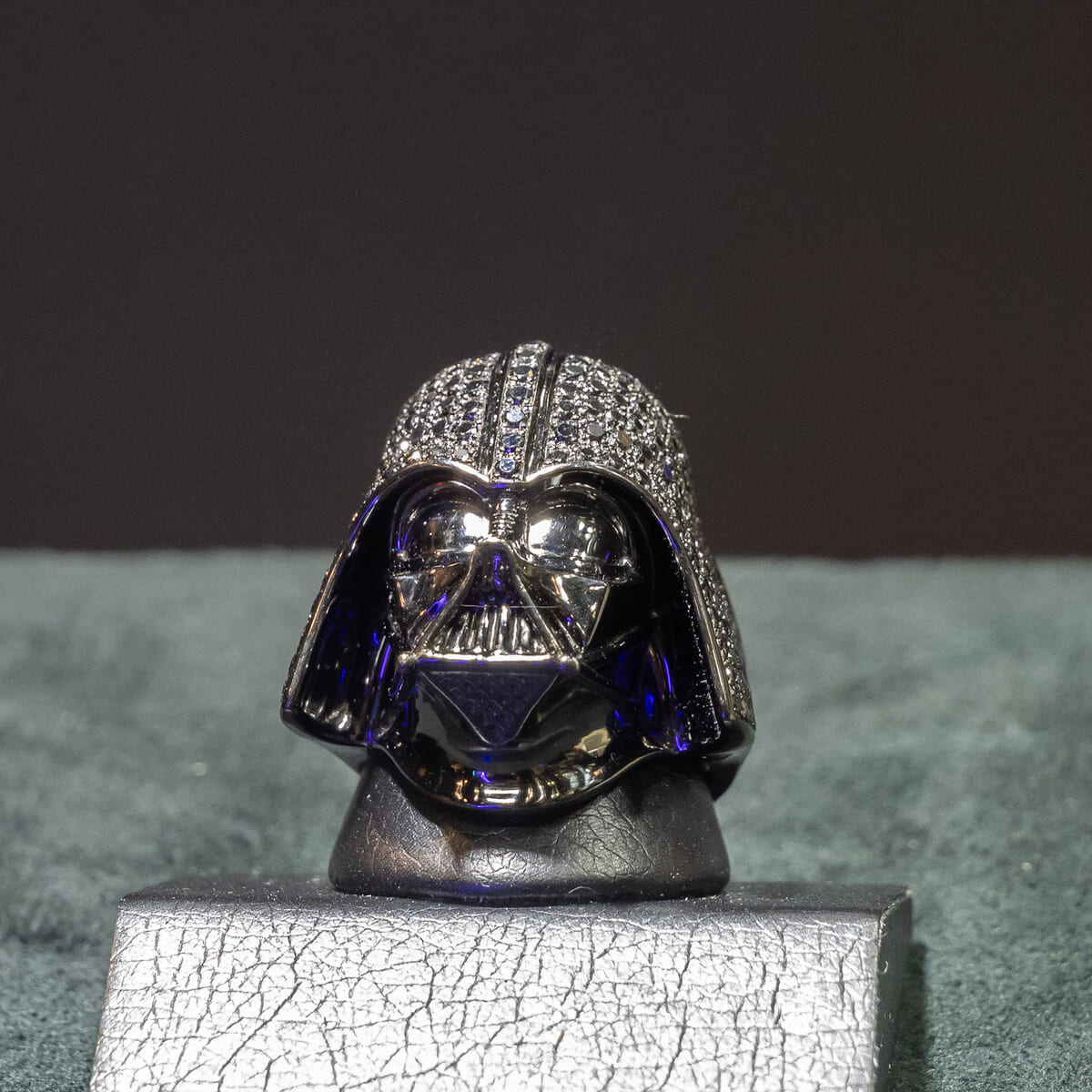 ブラックダイヤモンドが漆黒を表現！ケイウノ『スター・ウォーズ