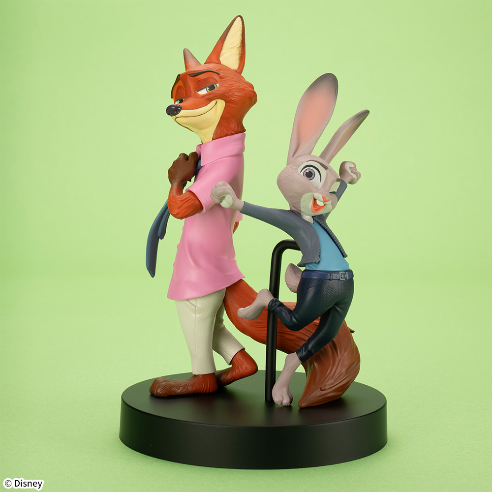 バディ感溢れる背中合わせのジュディとニック！セガプライズ