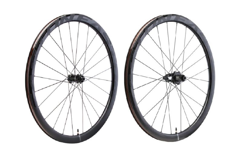 V​E​N​T​O​U​S​ ​disc Prime カーボンチューブレスレディクリンチャー