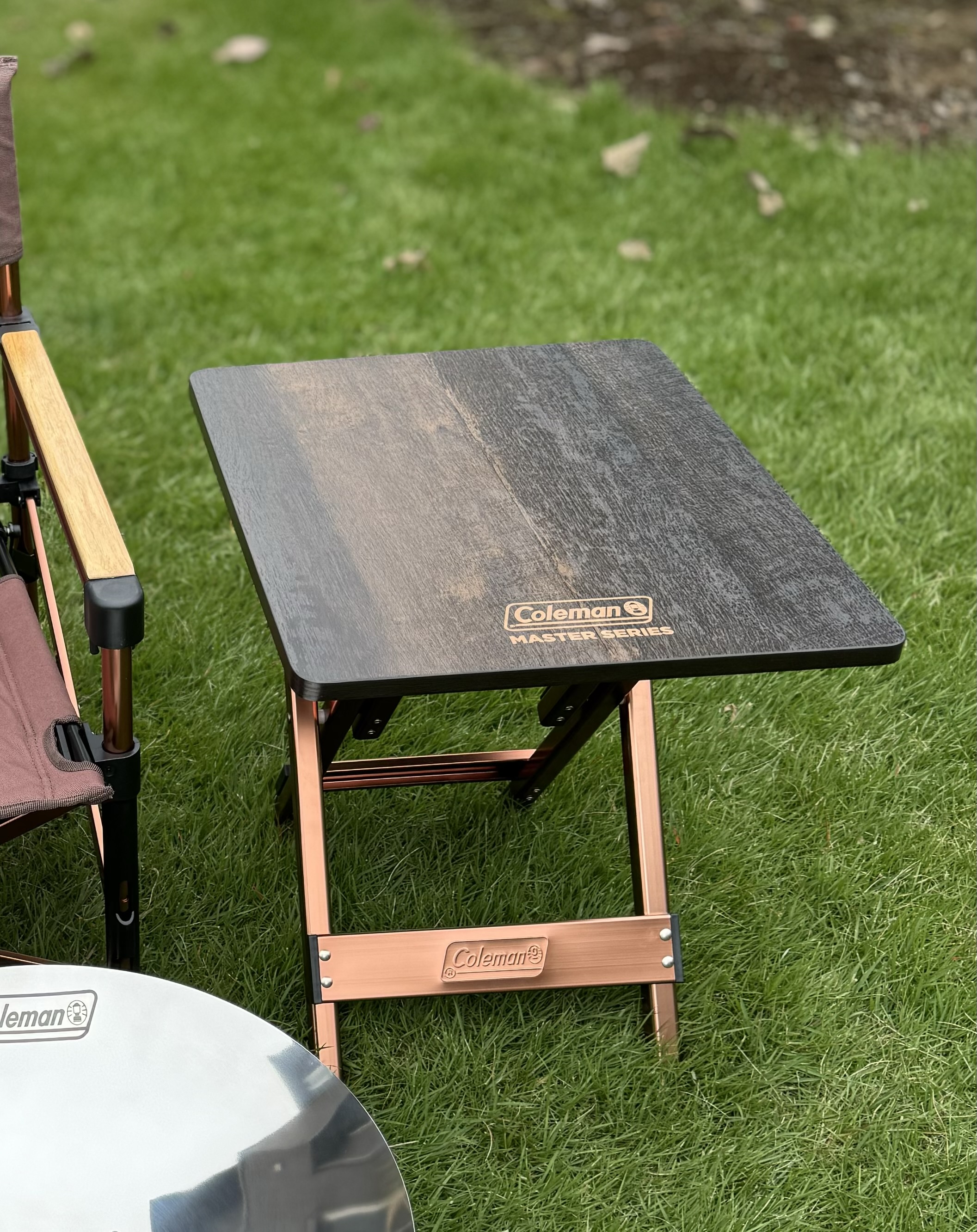 バタフライサイドテーブルの通販｜キャンプ用品のコールマン【公式
