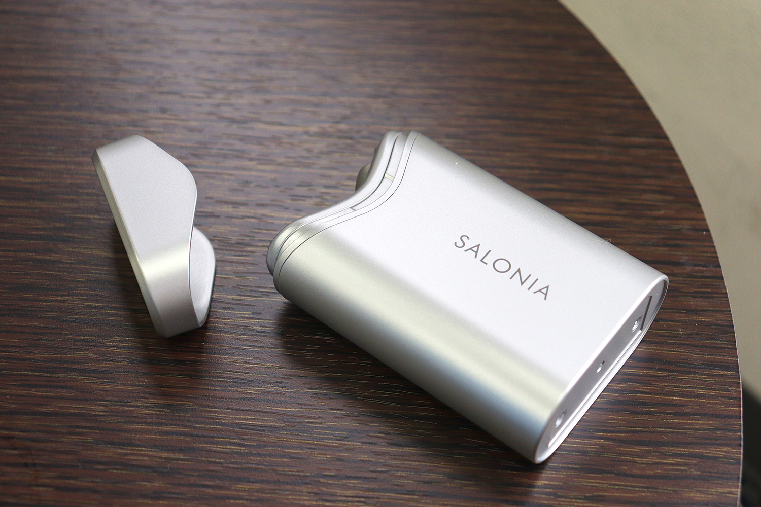 たった5分でグイっと引き上げリフトケア♪ SALONIA(サロニア)温感RF