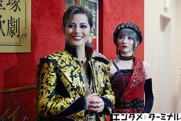 宝塚歌劇 雪組『ROBIN THE HERO』『オーヴァチュア！』東京公演が開幕