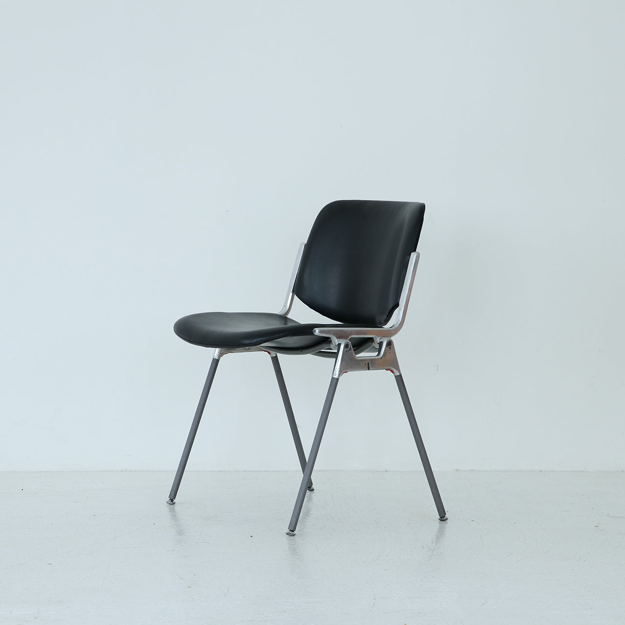 DSC106 chair / Giancarlo Piretti for Anonima Castelli – FILM